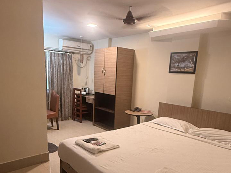 Deluxe Double Bedded Room